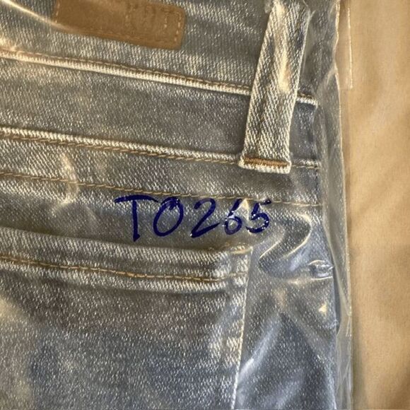 Kut from the Kloth Stevie Straight Leg Medium Whisker Wash Size 8 - Picture 15 of 15